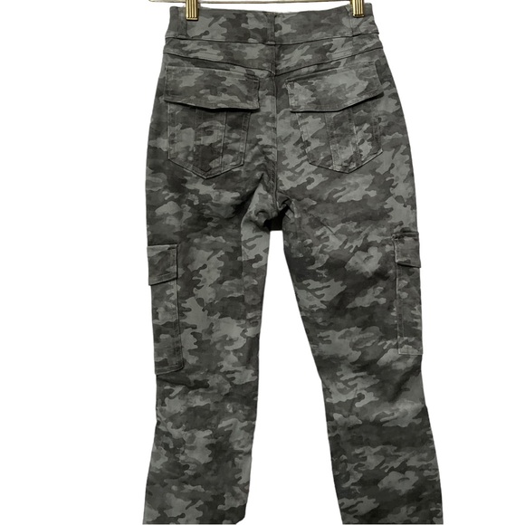 NWT SPANX Camo Cargo Skinny Jeans Jeggings - Picture 8 of 9